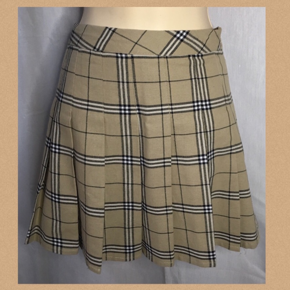 *Factorie* Size 12 Pleated check skirt in Alicia Neutral. - Picture 7 of 7